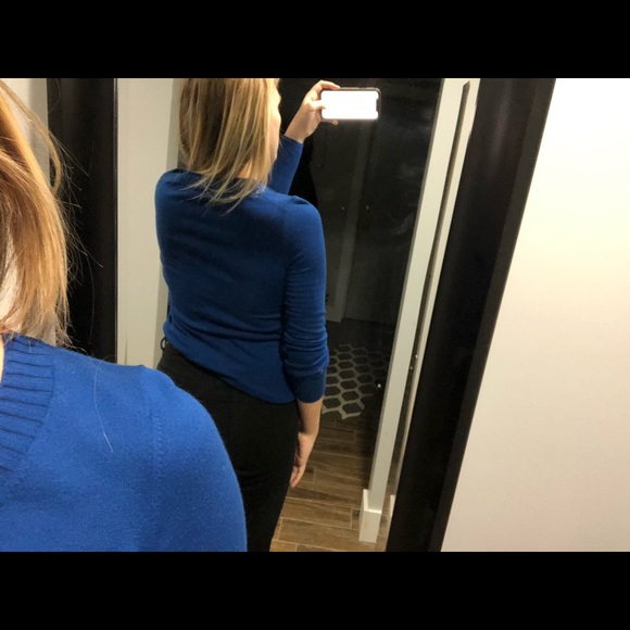 Banana Republic Sweater - Picture 2 of 4